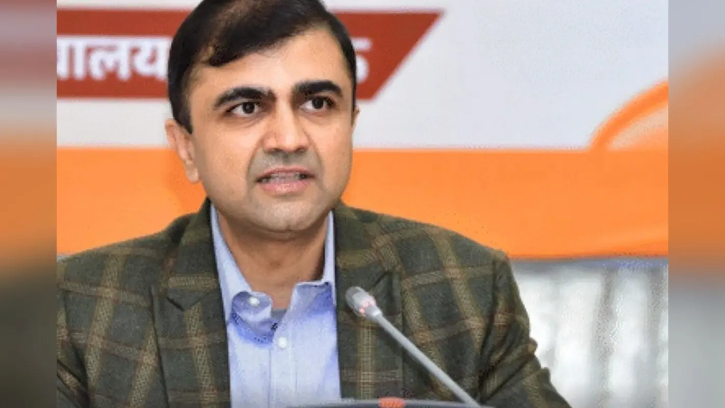 IAS Abhishek Prakash: UPSC टॉपर पर चला सस्पेंड हंटर, IAS अभिषेक ने इस टॉप कॉलेज से की है पढ़ाई