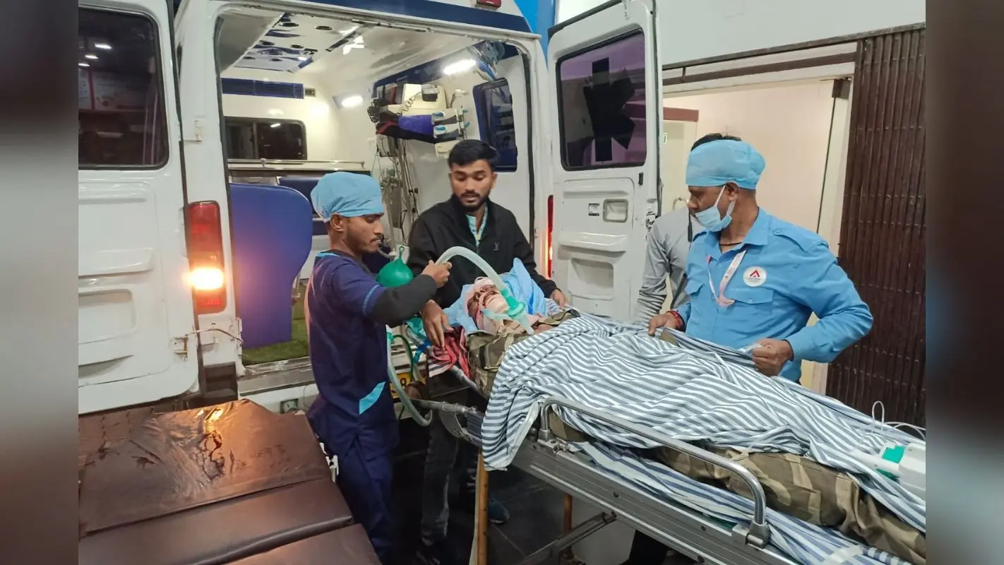 Video: धनबाद में CISF जवान ने अपनी सर्विस रिवॉल्वर से खुद को मारी गोली, दुर्गापुर रेफर