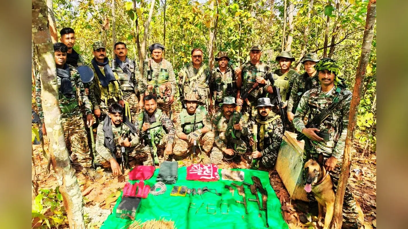 झारखंड में नक्सलियों की बड़ी साजिश नाकाम, टोंटो के जंगल में मिला हथियारों का जखीरा