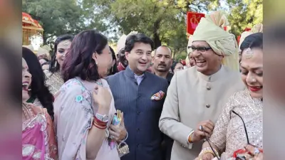 Watch Video : शिवराज सिंह चौहान के बेटे की शादी में ज्योतिरादित्य सिंधिया ने जमकर किया डांस