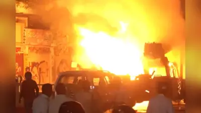 Nagpur Violence Video: दो गुटों में भिड़ंत के बाद भड़की हिंसा, जमकर पत्थरबाजी; कई वाहन आग के हवाले, तनाव