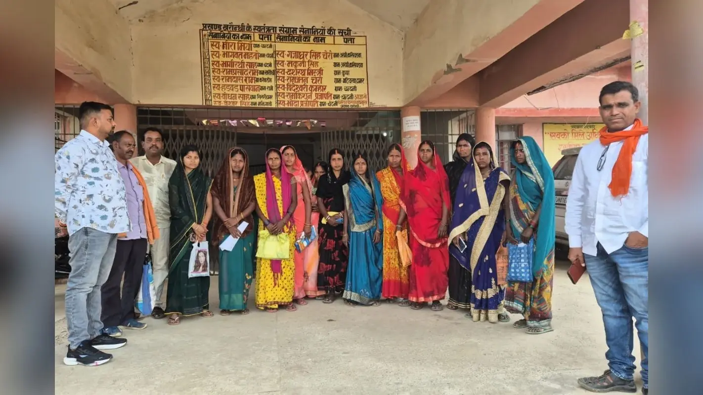 Maiya Samman Yojana: मंईयां योजना के लिए लगा रही हैं ब्लॉक का चक्कर तो कर लें सिर्फ ये काम, खाते में खटाखट आएंगे पैसे