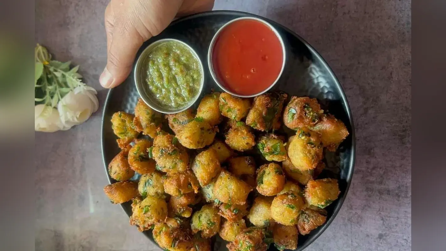 Moong Dal Mangode Recipe: घर पर बनाएं कुरकुरे मूंग दाल मंगोड़े
