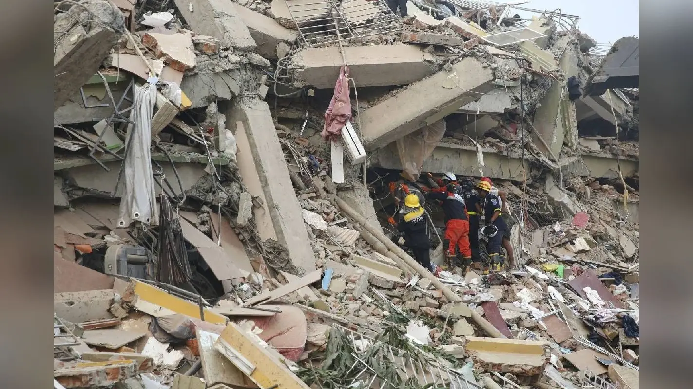 Earthquake : नमाज पढ़ रहे थे मुस्लिम, अचानक गिरने लगी मस्जिद, 700 से अधिक लोग मारे गए