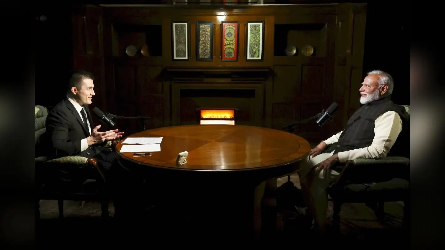 PM Modi Podcast : 2002 के बाद से कोई सांप्रदायिक हिंसा नहीं हुई, गुजरात दंगे पर खुलकर पीएम मोदी ने की बात