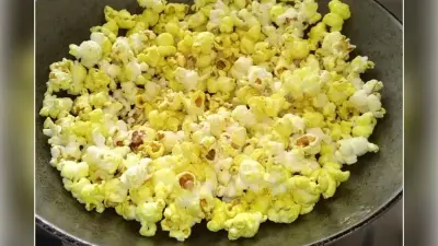 Popcorn Khane Ke Fayde: अगर आपको भी चाहिए स्लिम फीगर तो आज से मकई के भुजा को अपने डाइट में करें शामिल