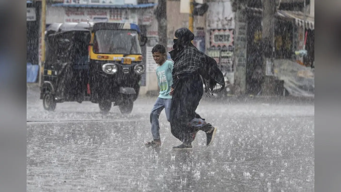 Weather Forecast : दिल्ली में चलेगी तेज हवा, यहां होगी भारी बारिश, आया मौसम विभाग का अलर्ट