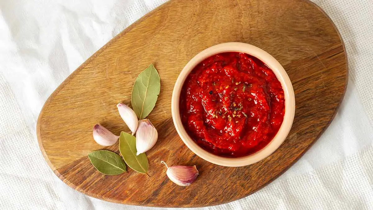 Rajasthani Chutney Recipe : खायें रोटी-पराठे के साथ लहसुन और लाल मिर्च की ये जबरदस्त चटनी