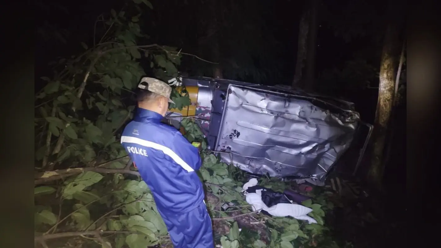 Road Accident: सिक्किम में 100 फीट गहरी खाई में गिरी गाड़ी, IIT ISM धनबाद के 10 स्टूडेंट्स घायल