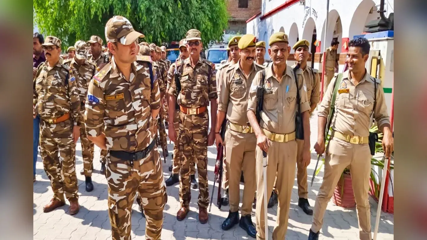 Sambhal Violence: शाही जामा मस्जिद के सदर जफर अली गिरफ्तार, भीड़ को भड़काने का आरोप, इलाके में बढ़ाई गई सुरक्षा