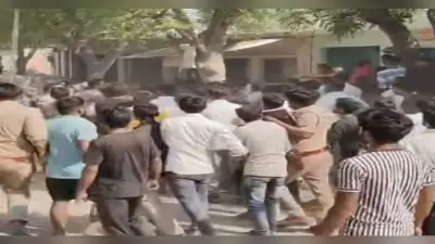 मां ने लगाए आरोप शरीर पर अंडरगारमेंट नहीं थे,लोगों ने आक्रोशित होकर कि पत्थरबाजी