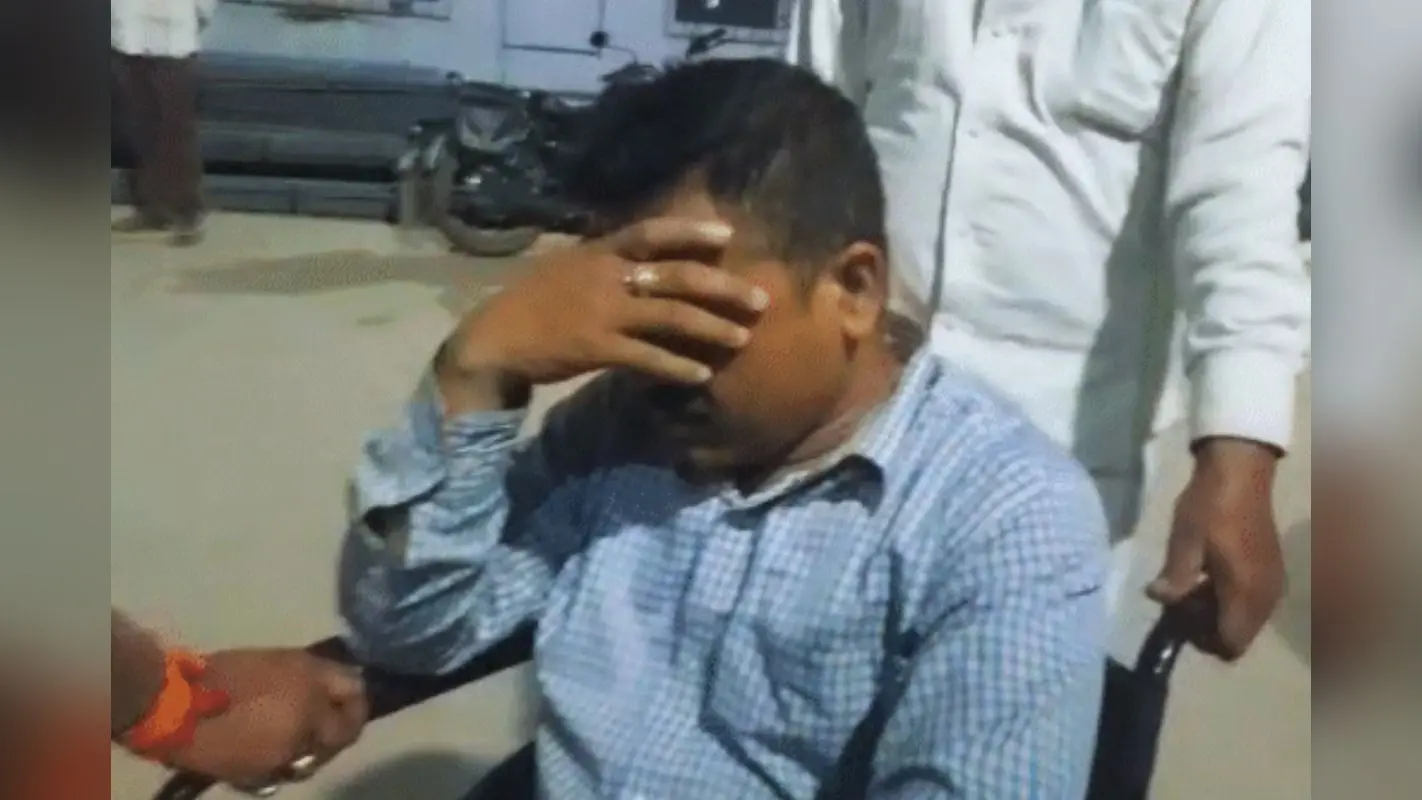 बिहार के सीवान में सिपाही ने घर में घुसकर महिला से किया दुष्कर्म, भागने के प्रयास में टूटा पैर