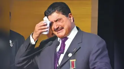 प्राइवेट जेट, बुर्ज खलीफा में दो मंजिलें, ₹18,000 करोड़ का बैंक बैलेंस, एक ट्वीट और कंपनी 74 रुपए में बिकी