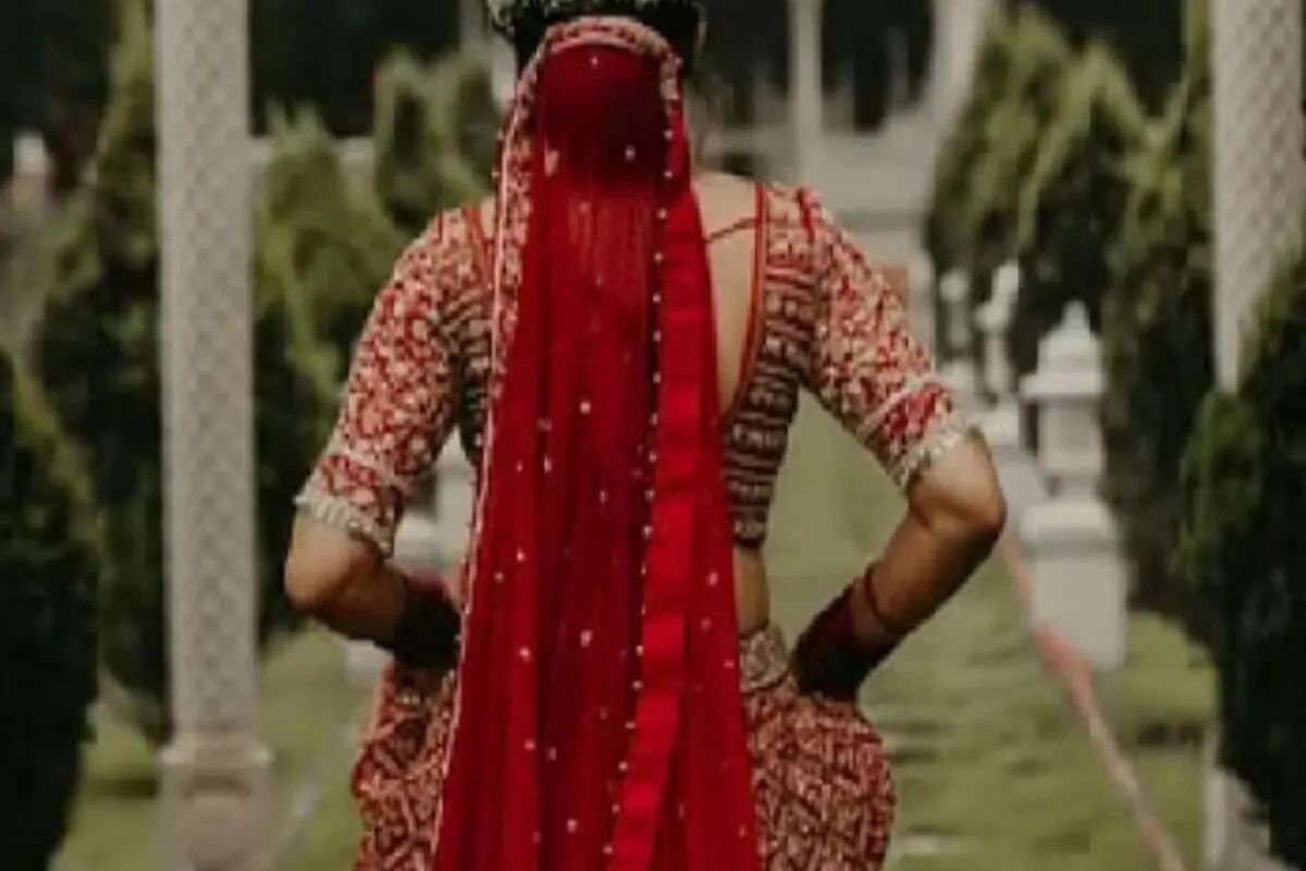 Bihar News: गोपालगंज में शादी के एक सप्ताह बाद ही दुल्हन प्रेमी के साथ फरार, सास की तहरीर पर जांच में जुटी पुलिस टीम