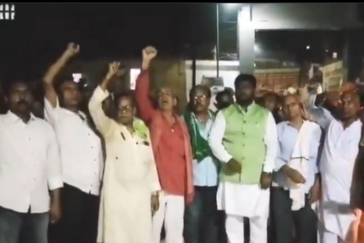 Bihar News: महागठबंधन के कैंडल जुलूस में लगे पाकिस्तान जिंदाबाद के नारे, पुलिस ने किया भाकपा नेता को गिरफ्तार
