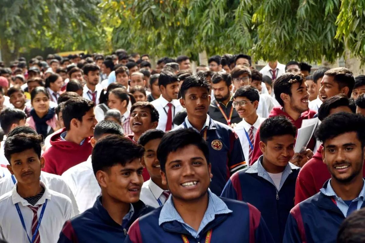 चुनाव से पहले CM नीतीश ने युवाओं को दिया बड़ा तोहफा, बिना गारंटी के मिलेगा अब 95 हजार छात्रों को लोन