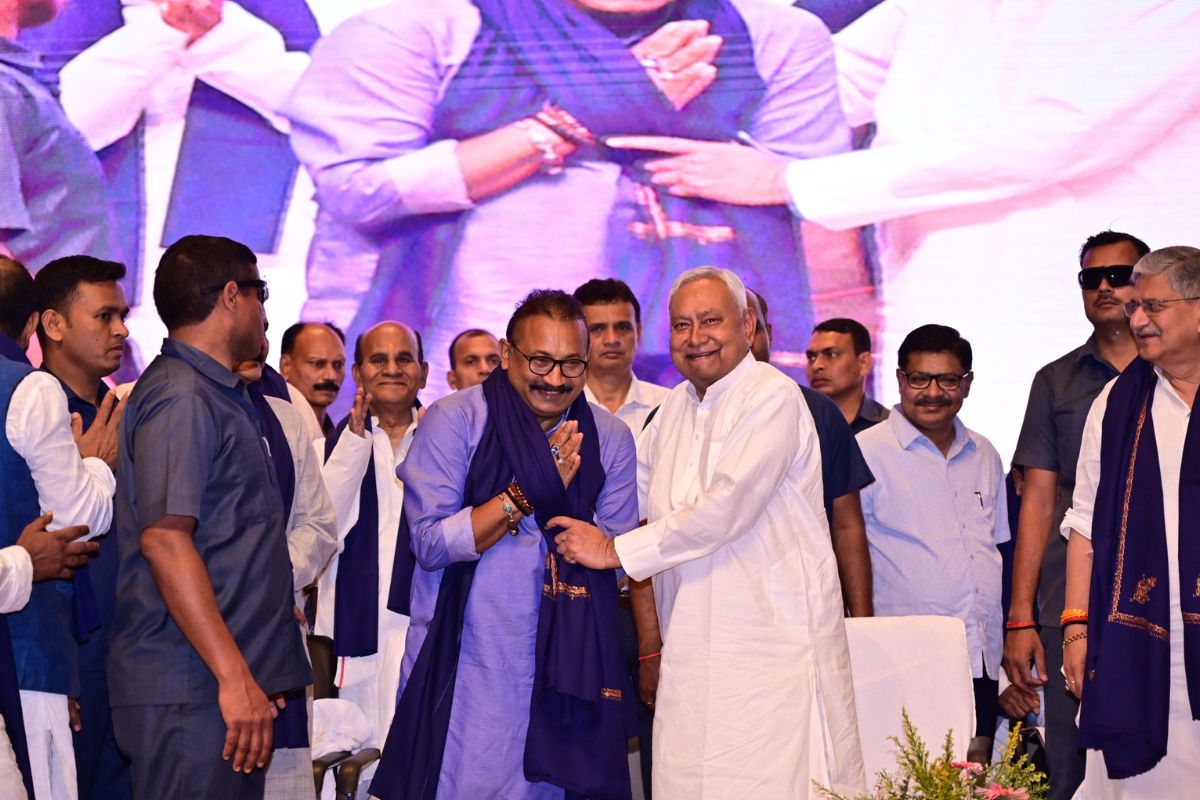 CM नीतीश ने अशोक चौधरी को दिया बड़ा टास्क, भीम संवाद कार्यक्रम में मुख्यमंत्री ने मंत्री के तारीफ में कही ये बात