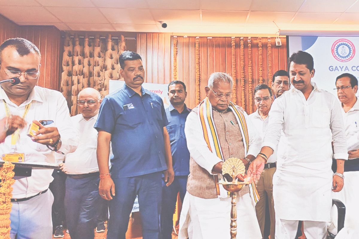 कार्यक्रम का उद्धाटन करते केंद्रीय मंत्री जीतन राम मांझी