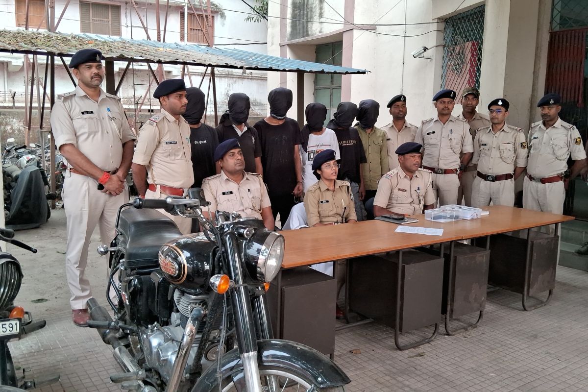 Bihar Crime: पिस्टल और जिंदा कारतूस के साथ लूटपाट की योजना बना रहे 6 अपराधी गिरफ्तार, ASP ने किया बड़ा खुलासा