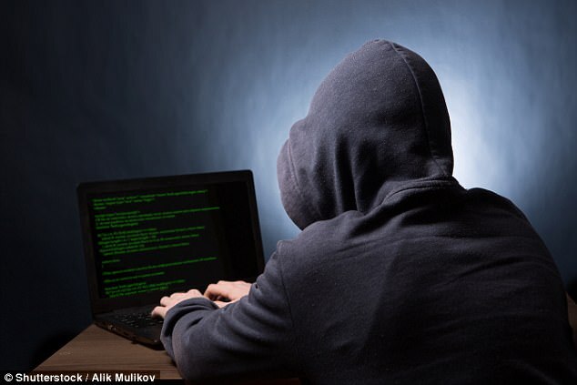 Cyber crime : बैंक के नाम फर्जी लिंक भेजकर करते थे साइबर ठगी, 10 युवक गिरफ्तार