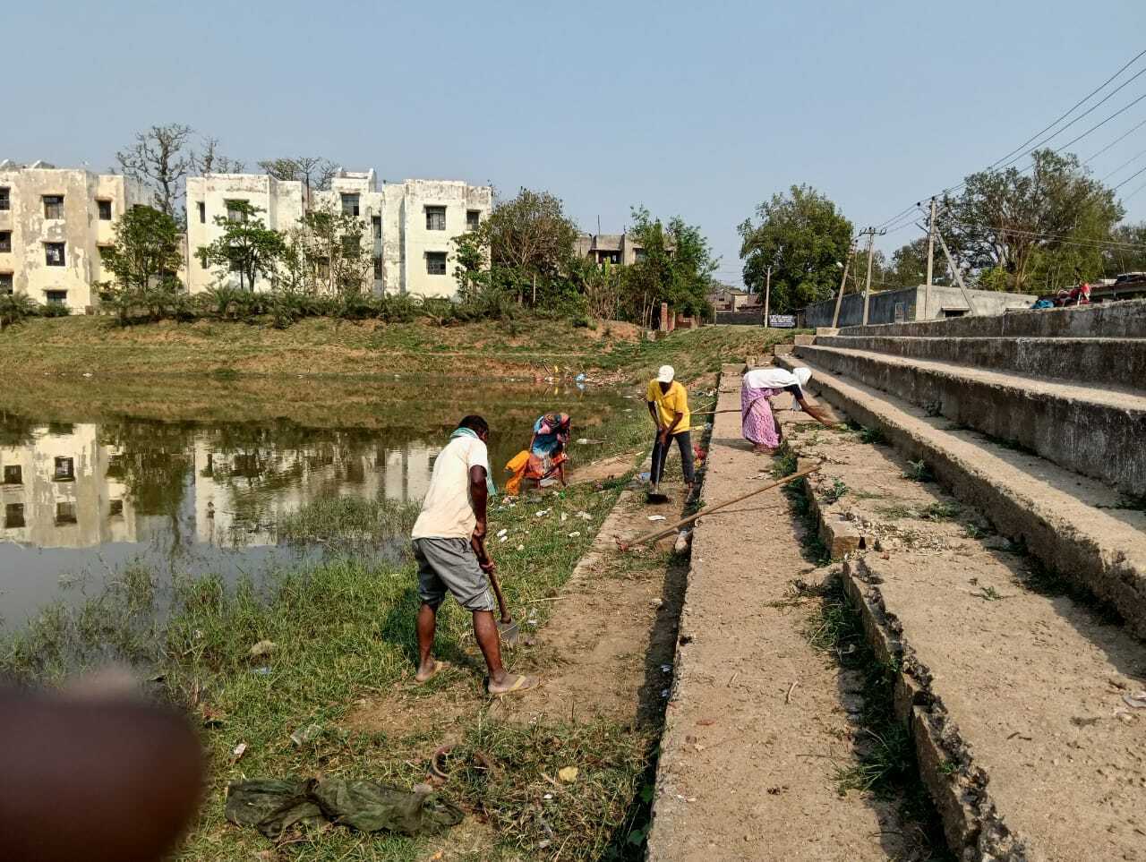 व्रतियों ने की खरना पूजा, अस्ताचलगामी सूर्य को अर्घ आज