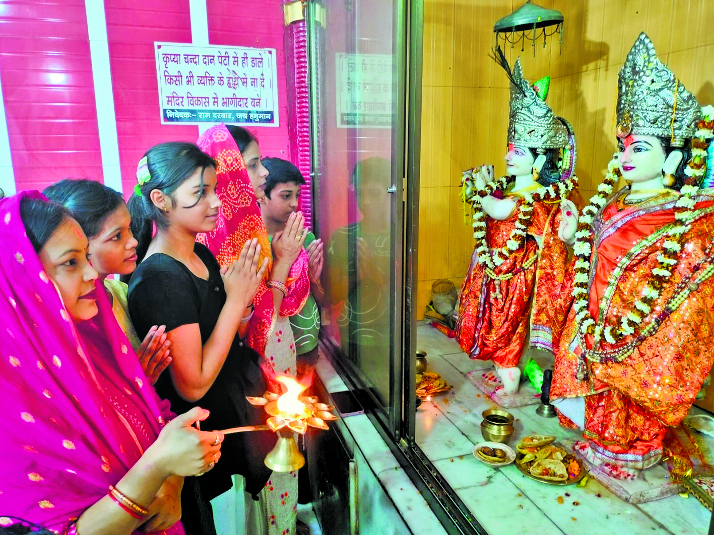Gopalganj News : मां सिंहासनी को नारियल, चुनरी चढ़ाकर मांगी सुख-समृद्धि, जयघोष से गूंजता रहा मंदिर