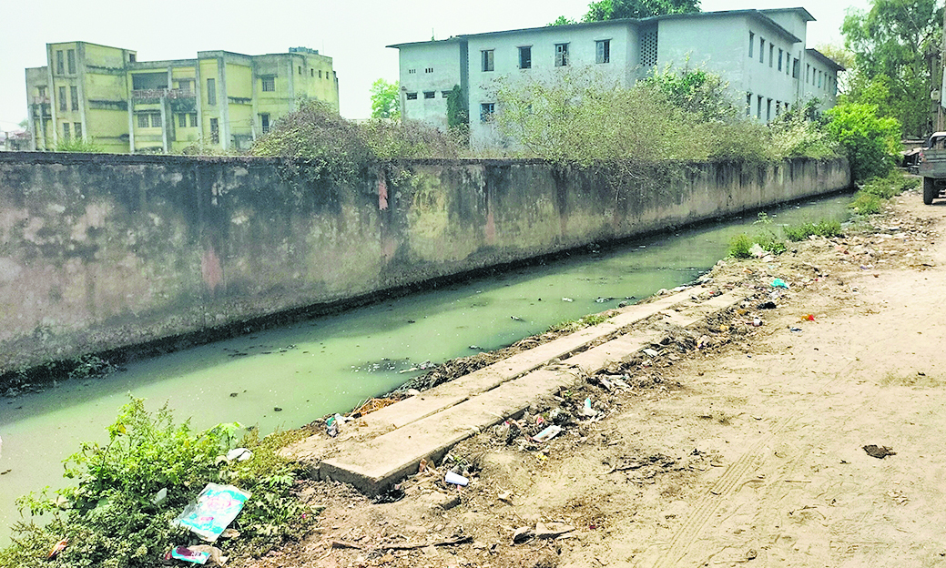 Chhapra News : सारण में जिन इलाकों में नहीं हो रहा डबल डेकर निर्माण, वहां भी जलजमाव व जाम की समस्या बरकरार