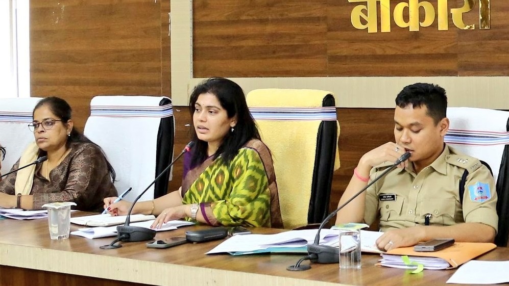 Bokaro News : अफवाह पर ना दें ध्यान, सौहार्दपूर्ण वातावरण में मनाएं रामनवमी : उपायुक्त