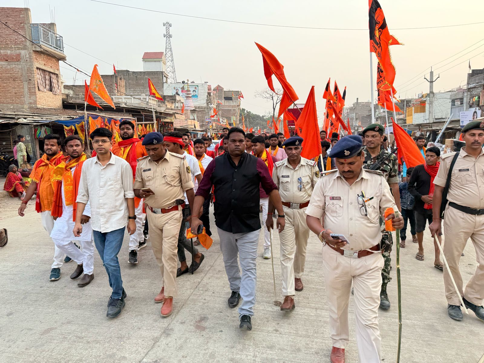 मानसी में बम काली मंदिर परिसर से निकाली गई भ���्य शोभा यात्रा