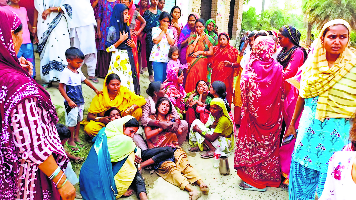 Saran News : मकेर में तरबूज खरीदकर कर साइकिल से घर जा रहे किशोर की हाइवा से कुचलकर मौत