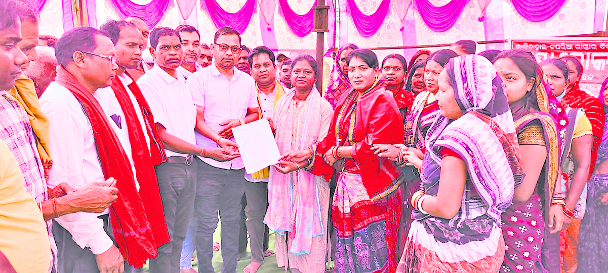 Sundergarh News: जनशक्ति विकास परिषद ने एमसीएल-छत्तीसगढ़ मार्ग किया अवरुद्ध, सैकड़ों भारी वाहन फंसे