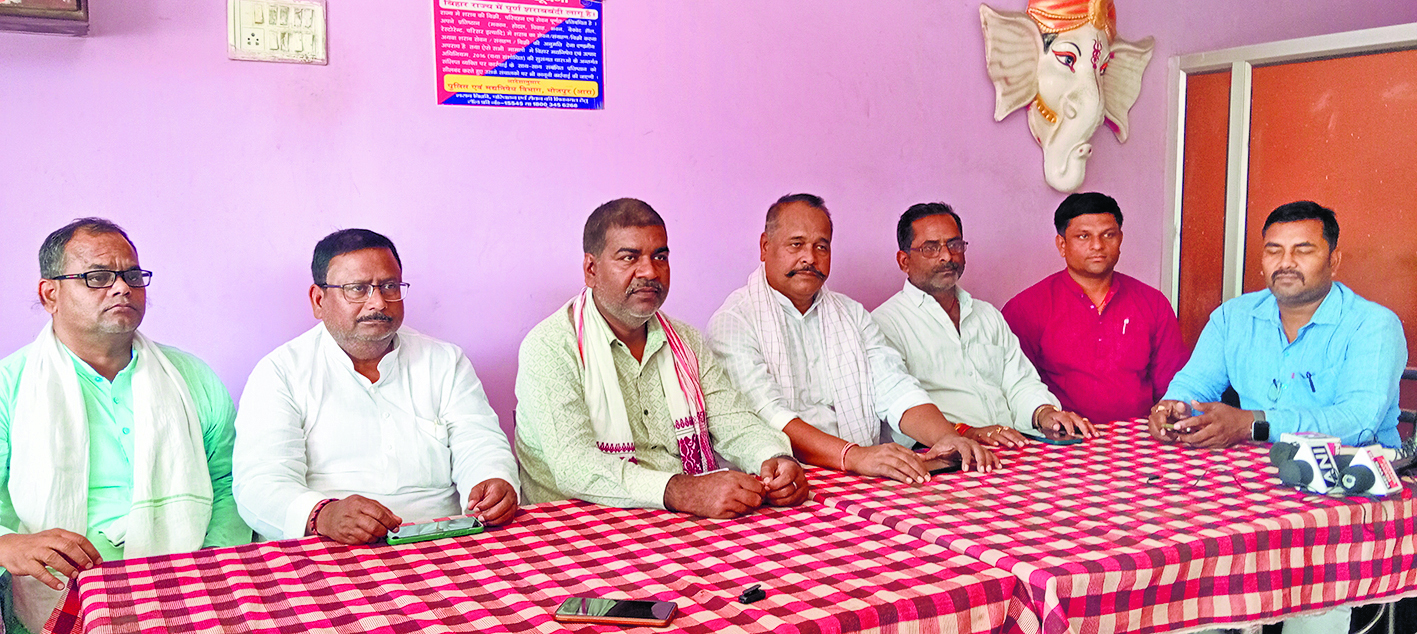 काला बिल्ला लगाकर विरोध करेगा मुखिया संघ
