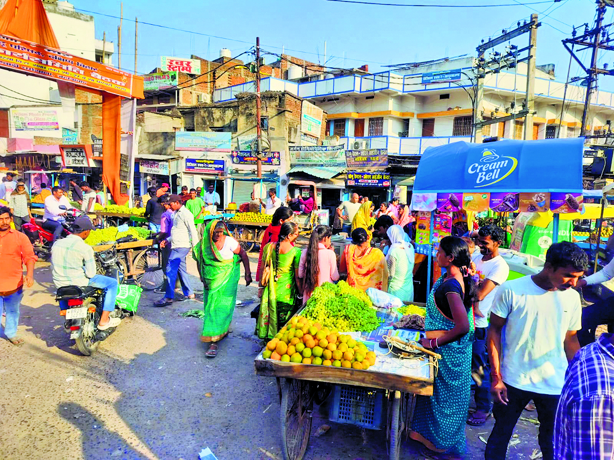 Jehanabad : फुटपाथ से सड़क तक अतिक्रमणकारियों का कब्जा