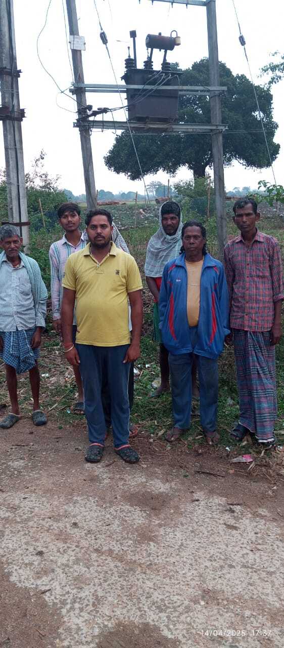 सरदुला गांव में 15 दिनों से बिजली नहीं, मोबाइल चार्ज करना भी मुश्किल