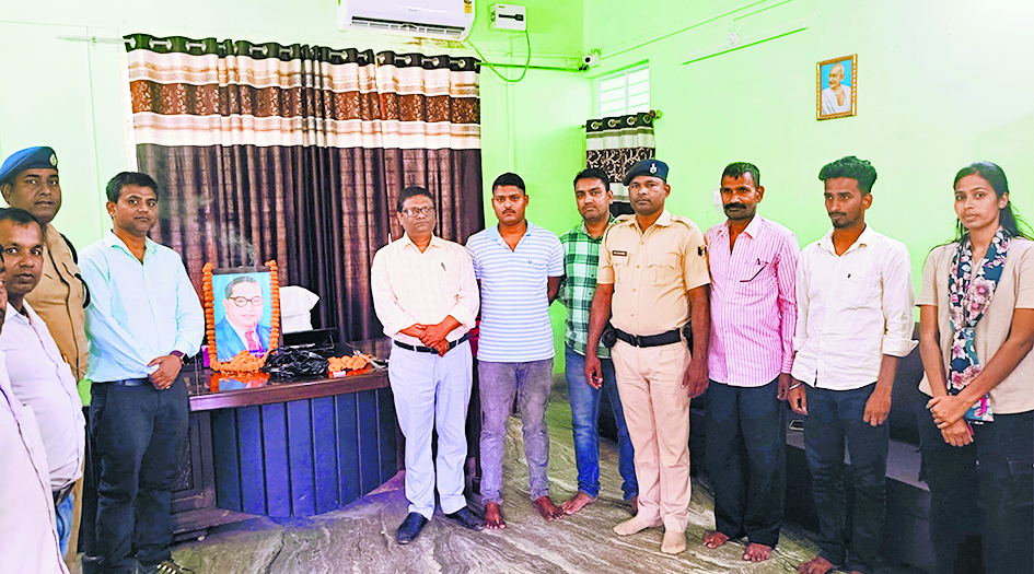 बखरी में झंडा लगाने को लेकर उपजे विवाद के बीच जयंती पर याद किये गये बाबा साहब