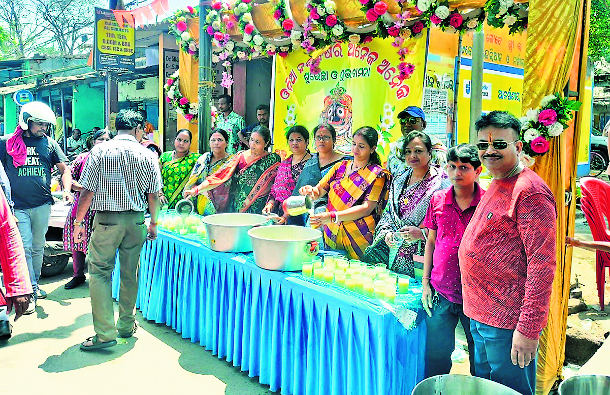Rourkela News : ओड़िया नववर्ष पर मंदिरों में उमड़ी लोगों की भीड़, पूजा-अर्चना कर मांगी सुख-समृद्धि