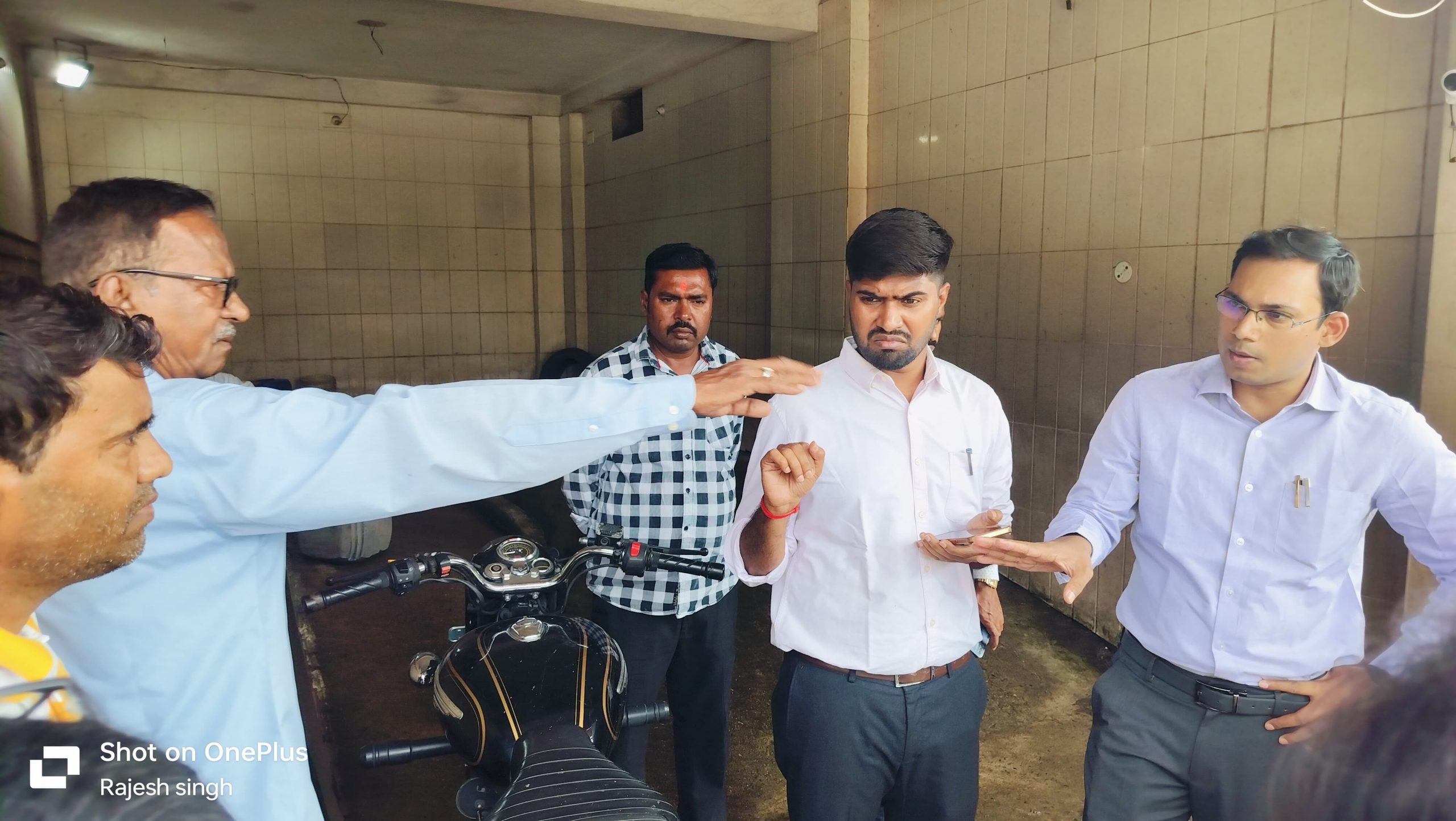मानगो में अवैध पानी कनेक्शन के खिलाफ सात स्थानों पर छापेमारी