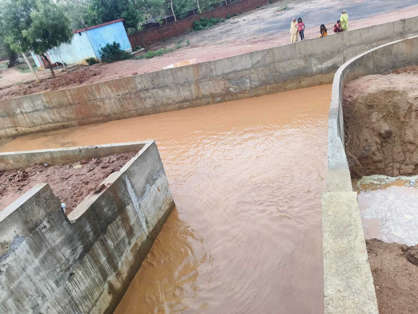 Deoghar news :गनजोरा रेलवे अंडरपास में जलजमाव, लोगों को आवागमन में हो रही परेशानी