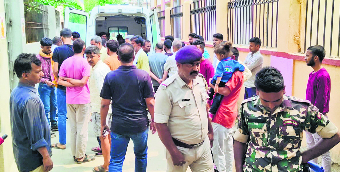 शेयर बाजार की गिरावट ने ले ली शिक्षक की जान
