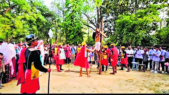 Rourkela News: यीशु मसीह के बलिदान को किया गया याद, अनुयायियों ने रखा उपवास