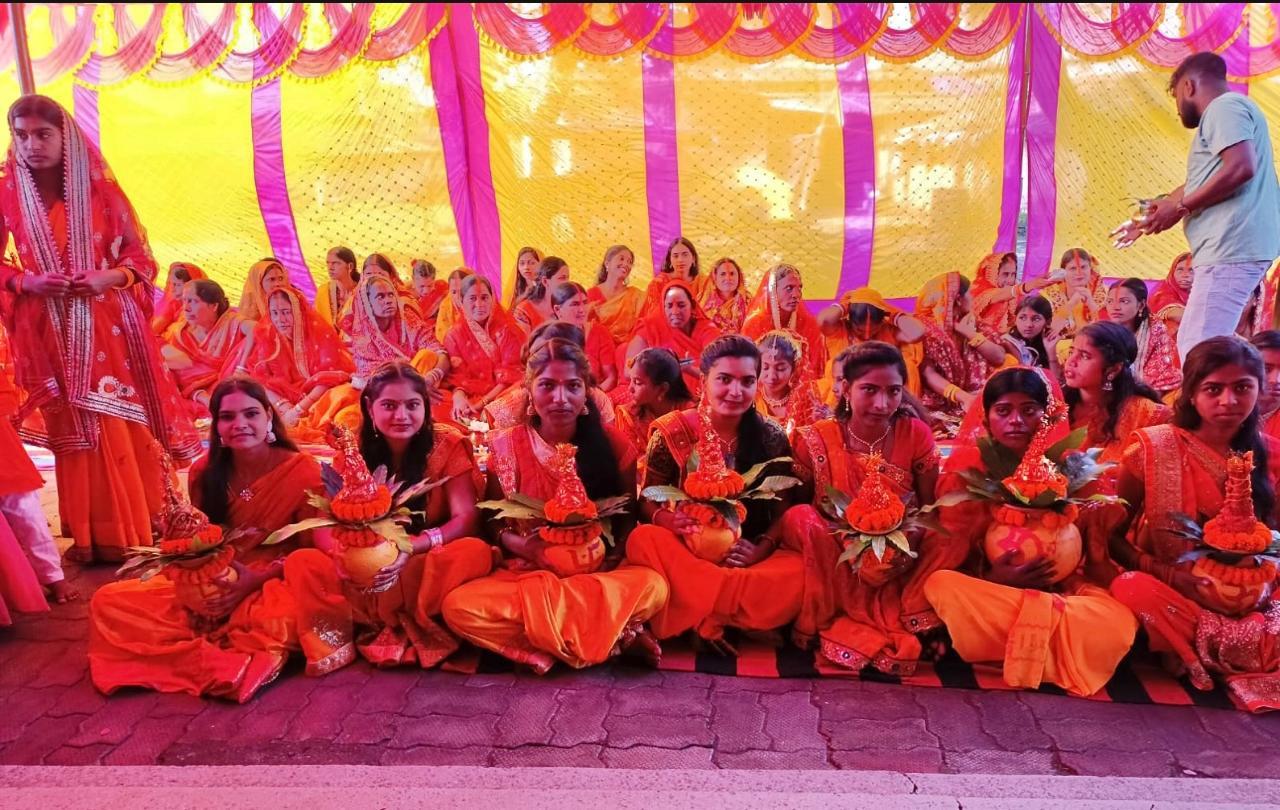 कर्रा के महतो टोली में पंच कुंड��य गायत्री महायज्ञ शुरू