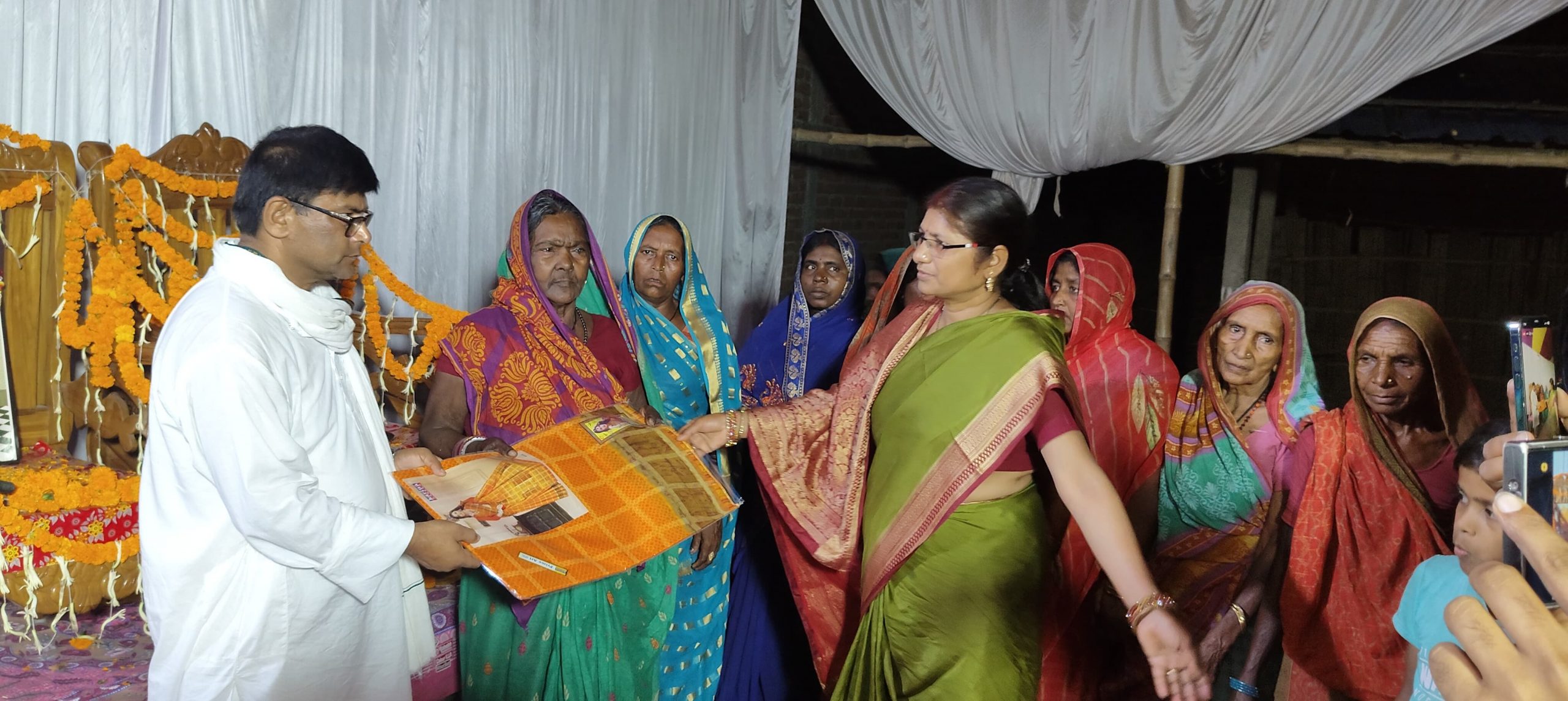 माता-पिता की सेवा करने से जीवन होता है धन्य