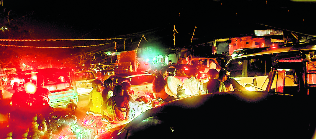 Ranchi News : बैंड बाजा, बारात के कारण रोड जाम