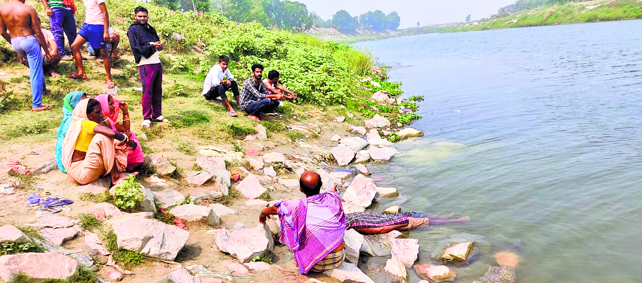 बूढी गंडक नदी में अलग-अलग जगहों पर डूबने से एक अधेड़ व एक लड़की की मौत