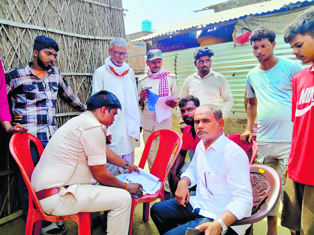 Gopalganj News : बंकीखाल में लोहे के गेट में दौड़ा करेंट, चपेट में आने से दो महिलाओं की गयी जान