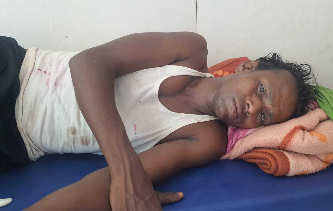 टाटा मैजिक गाड़ी की छत से गिरकर बाराती हुआ घायल
