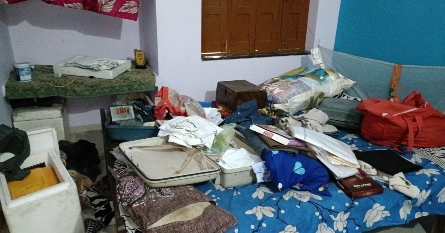 घर से छह लाख के गहने व 15 हज़ार नकद की चोरी