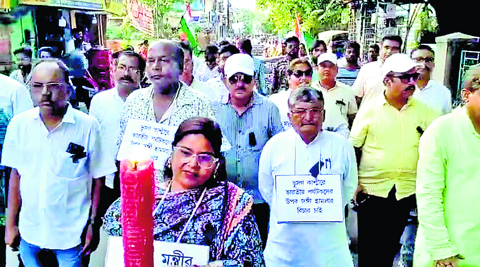 पहलगाम में आतंकी हमले के खिलाफ फूटा लोगों का गुस्सा
