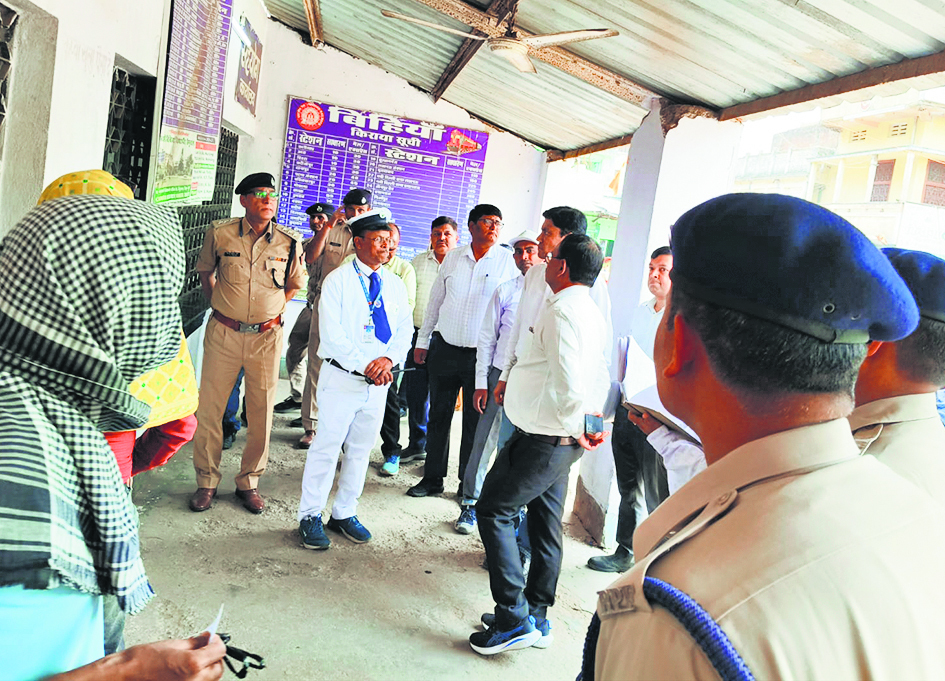 डीआरएम ने बिहिया रेलवे स्टेशन का किया निरीक्षण