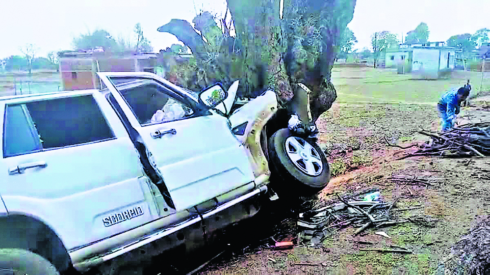 Rourkela News: स्कॉर्पियो पेड़ से टकरायी, होमगार्ड की पत्नी समेत तीन की मौत, छह गंभीर